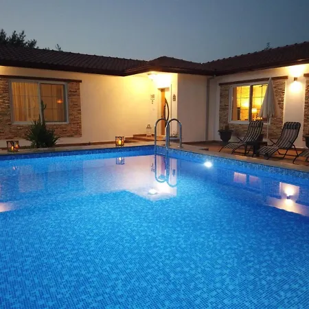 Villa Kokpit