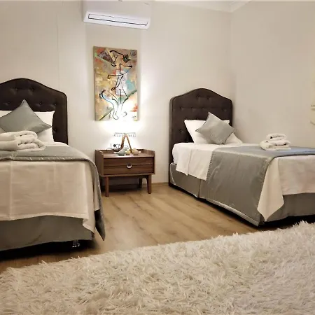Villa Kokpit